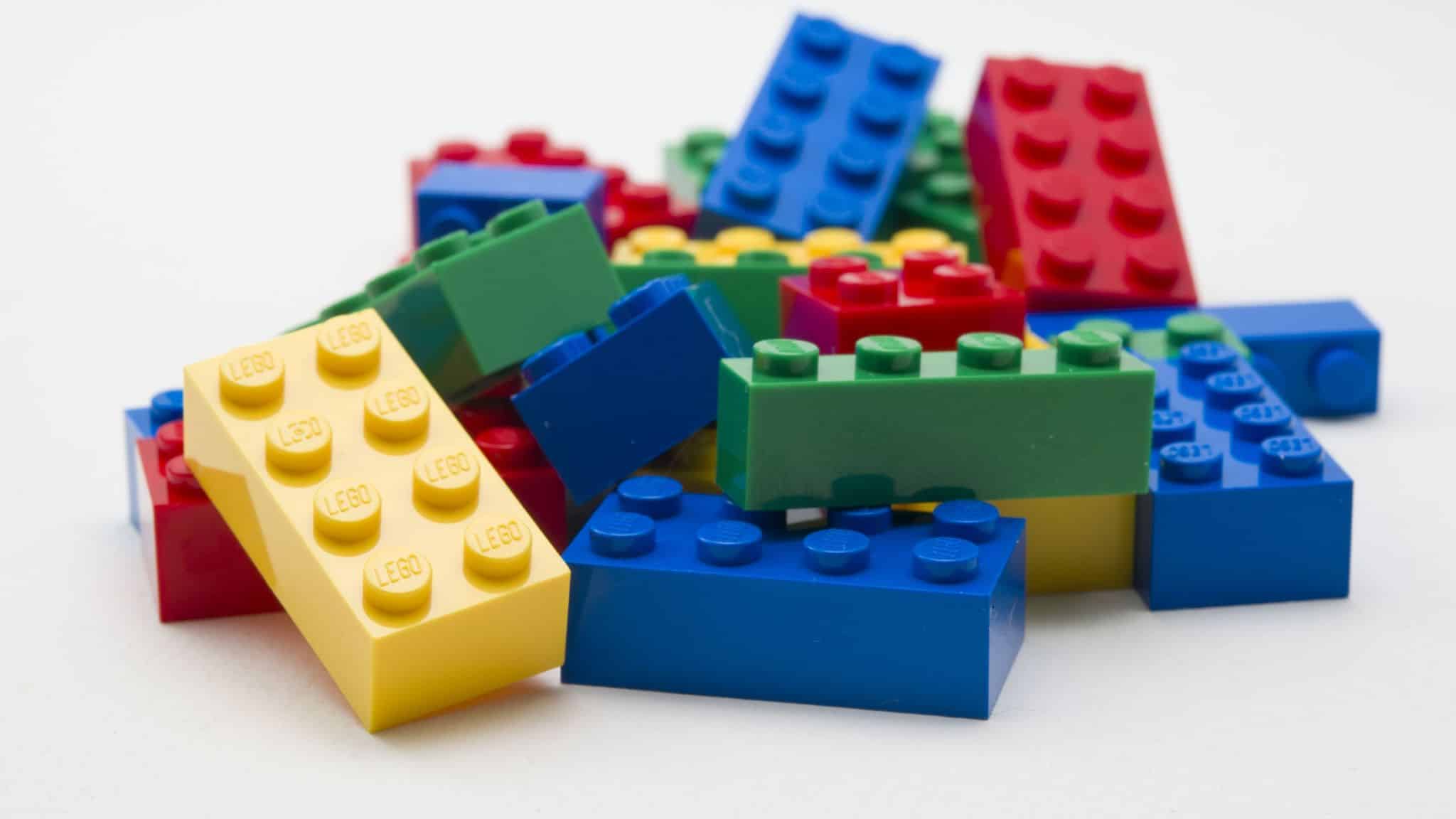 lego-team-building-team-building-activities-challenges-venture-team-building